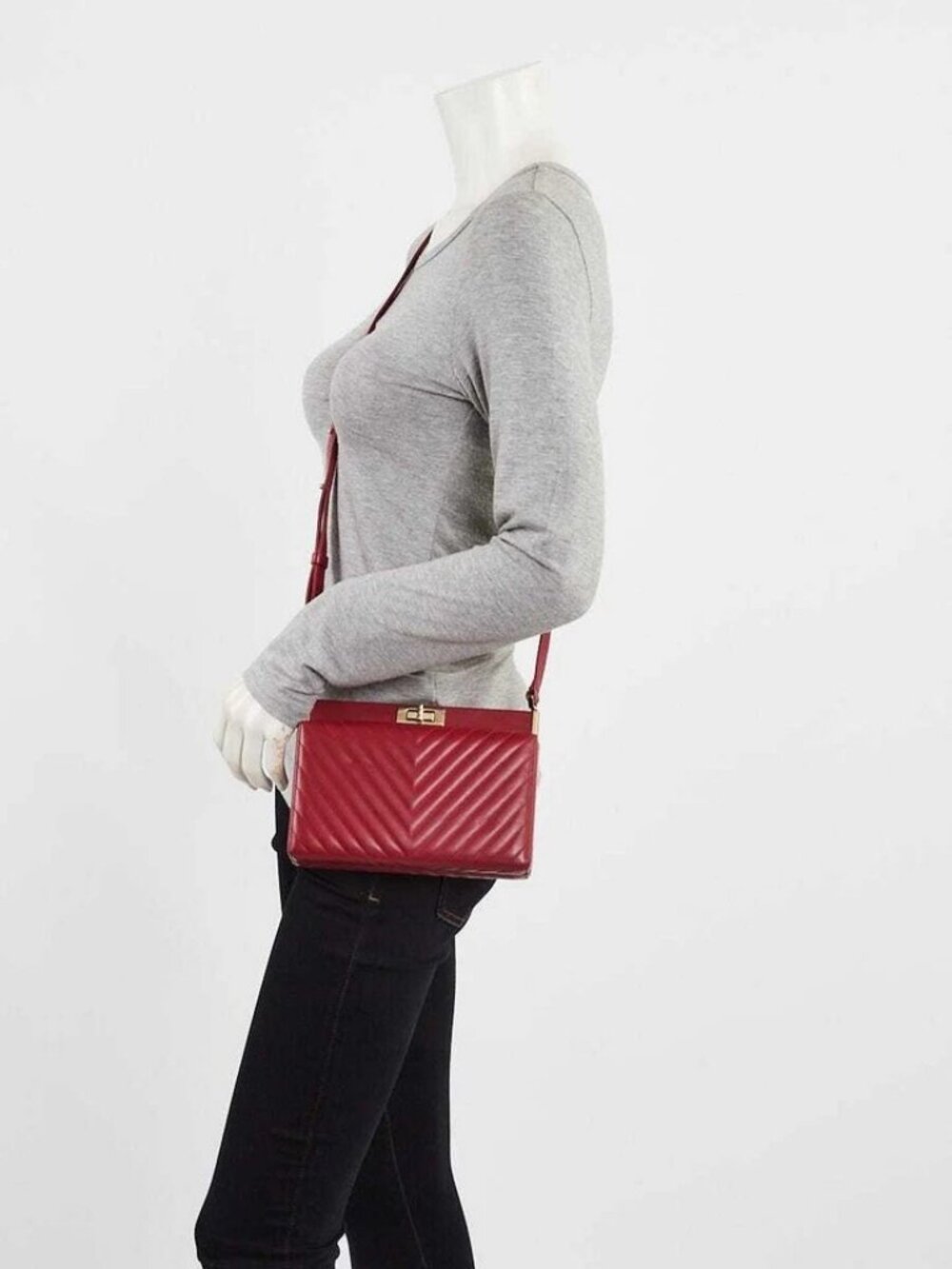 Chanel Red Chevron Quilted Lambskin Leather Clutch Bag